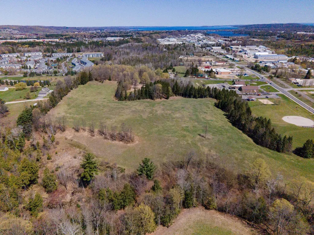 1795 Cass Road Garfield Charter Township MI 49685