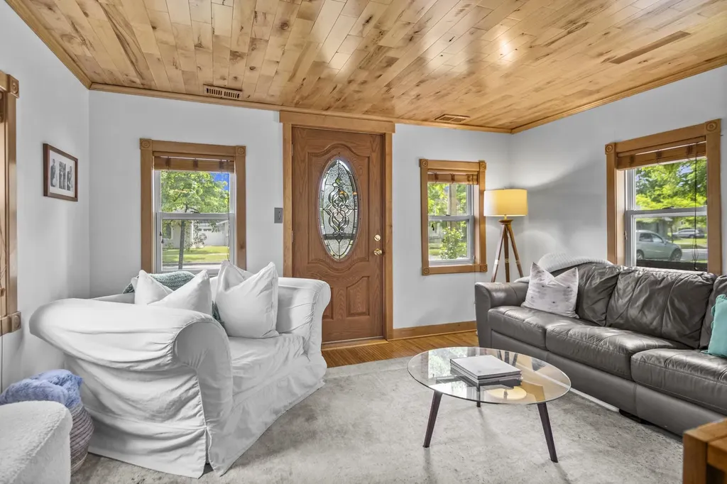 914 S Maple Street Traverse City City MI 49684