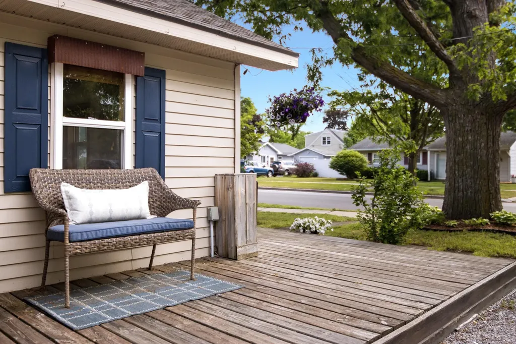 914 S Maple Street Traverse City City MI 49684