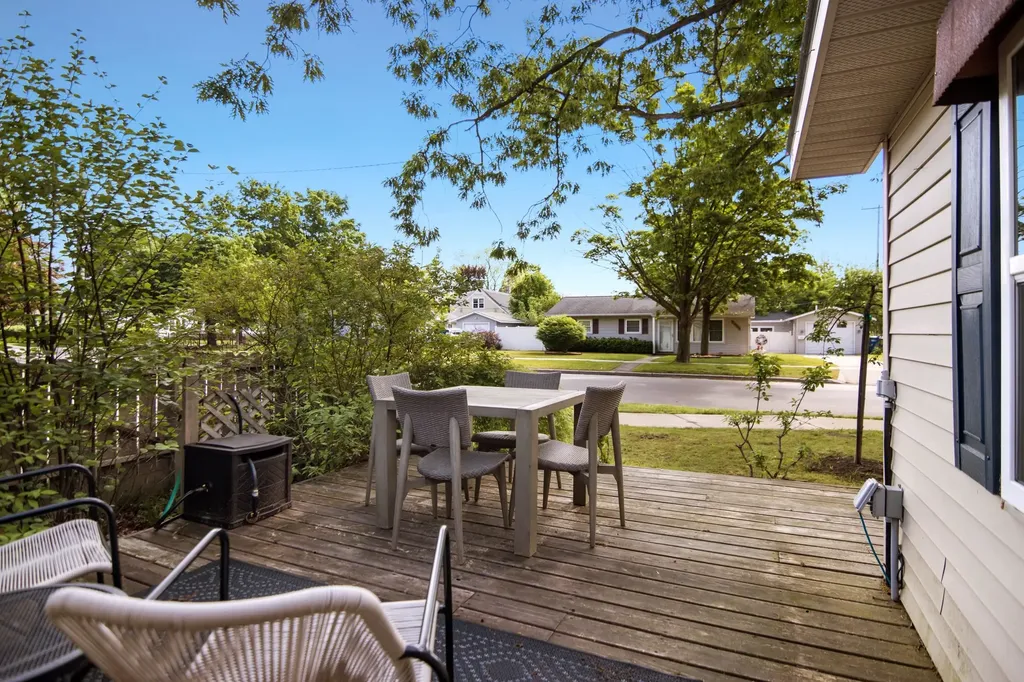 914 S Maple Street Traverse City City MI 49684
