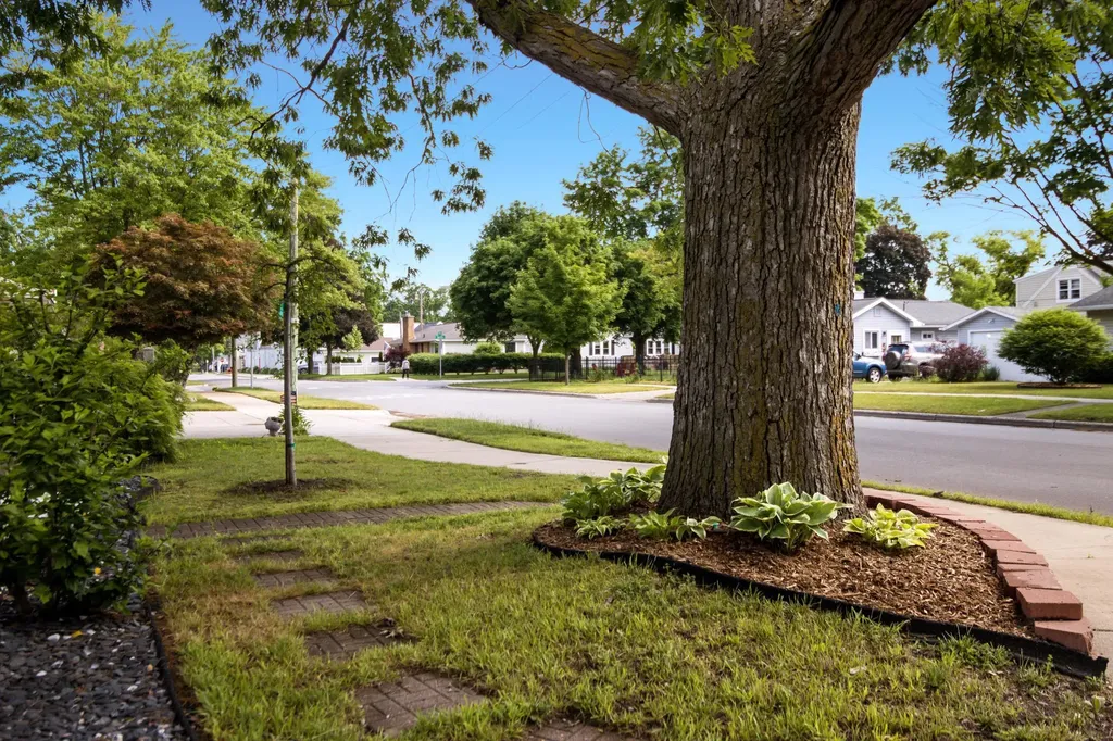 914 S Maple Street Traverse City City MI 49684