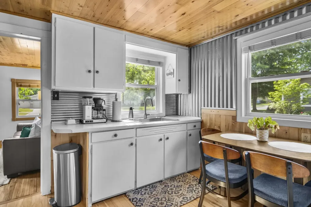 914 S Maple Street Traverse City City MI 49684