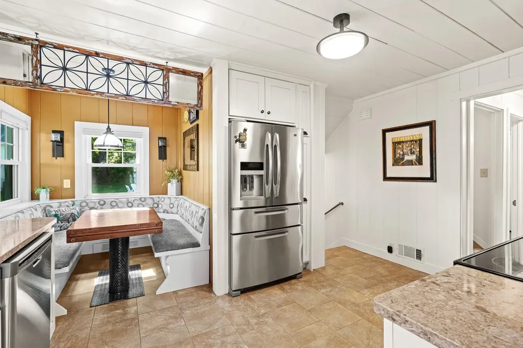 9714 SW Bay Shore Drive Elmwood Charter Township MI 49684