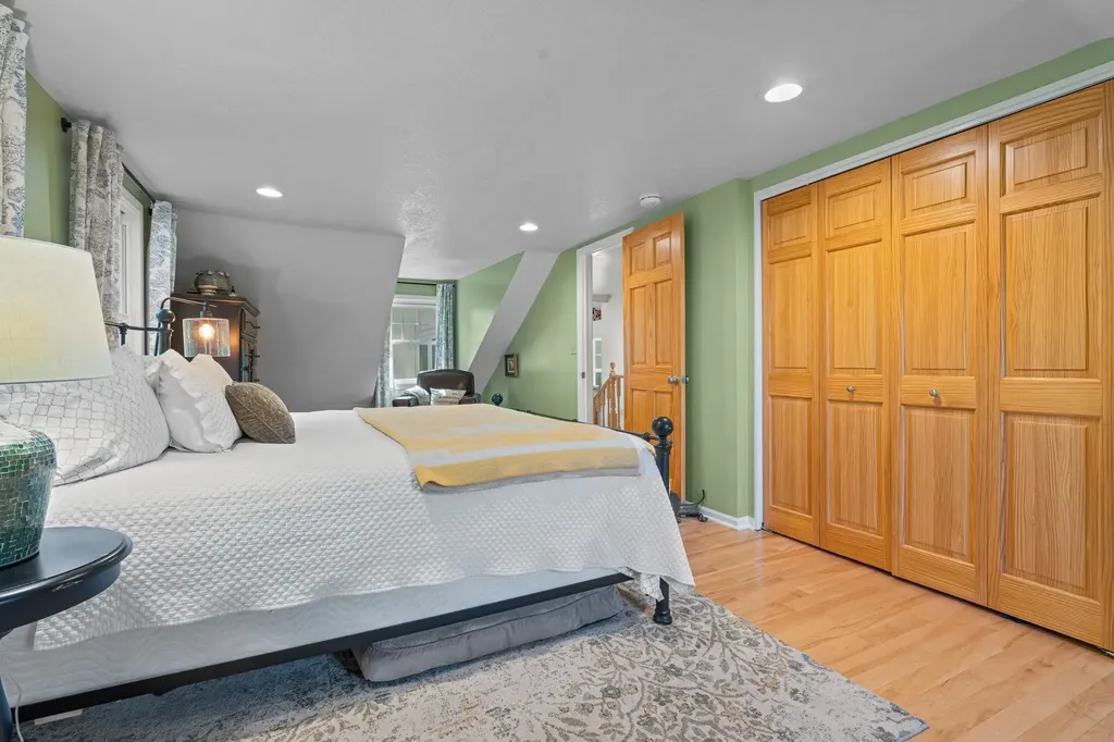 9714 SW Bay Shore Drive Elmwood Charter Township MI 49684
