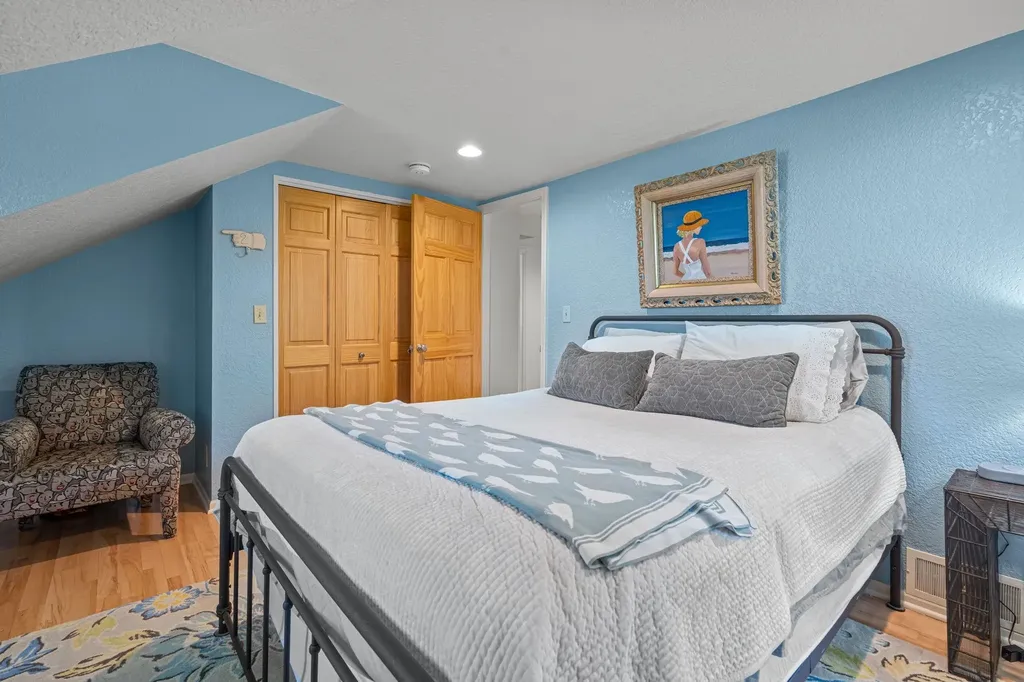 9714 SW Bay Shore Drive Elmwood Charter Township MI 49684