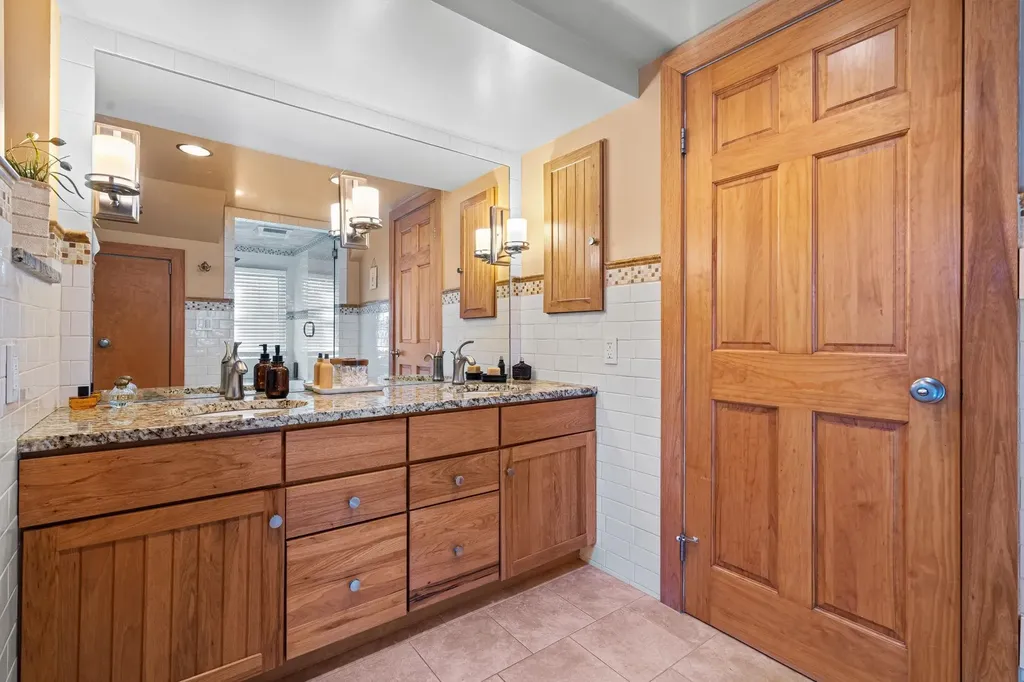 9714 SW Bay Shore Drive Elmwood Charter Township MI 49684