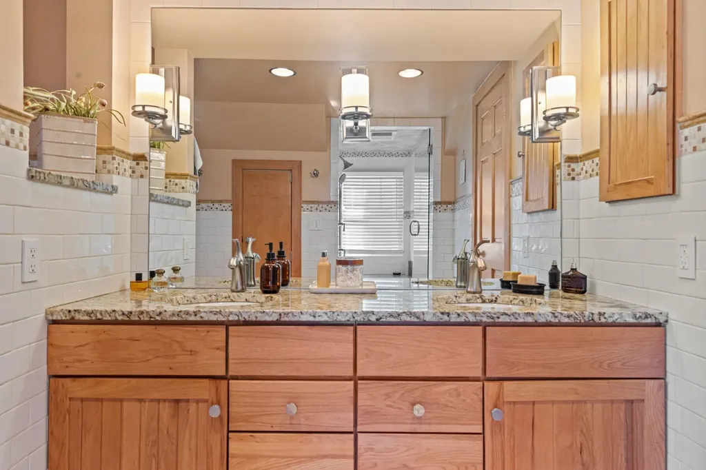 9714 SW Bay Shore Drive Elmwood Charter Township MI 49684