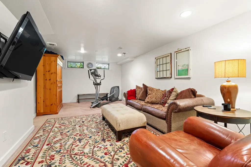 9714 SW Bay Shore Drive Elmwood Charter Township MI 49684