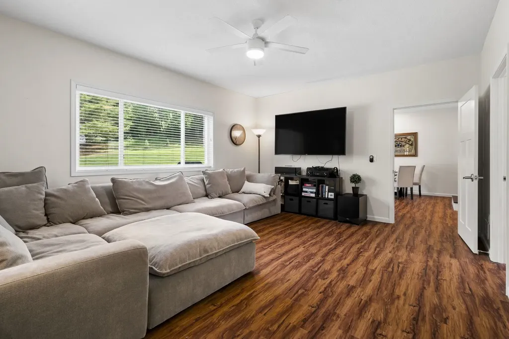 3390 Epps Lane East Bay Township MI 49686