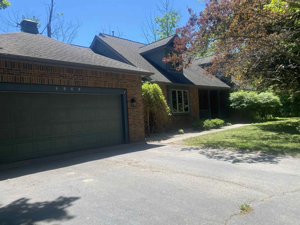 6869 W Harbor Drive Elk Rapids Township MI 49629
