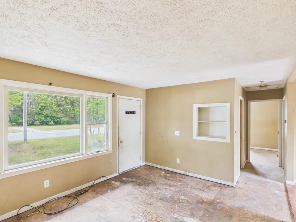 733 N Mill Street Leelanau Township MI 49670