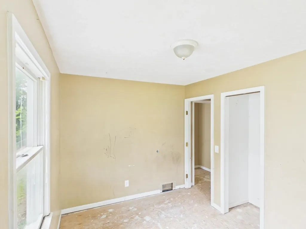 733 N Mill Street Leelanau Township MI 49670