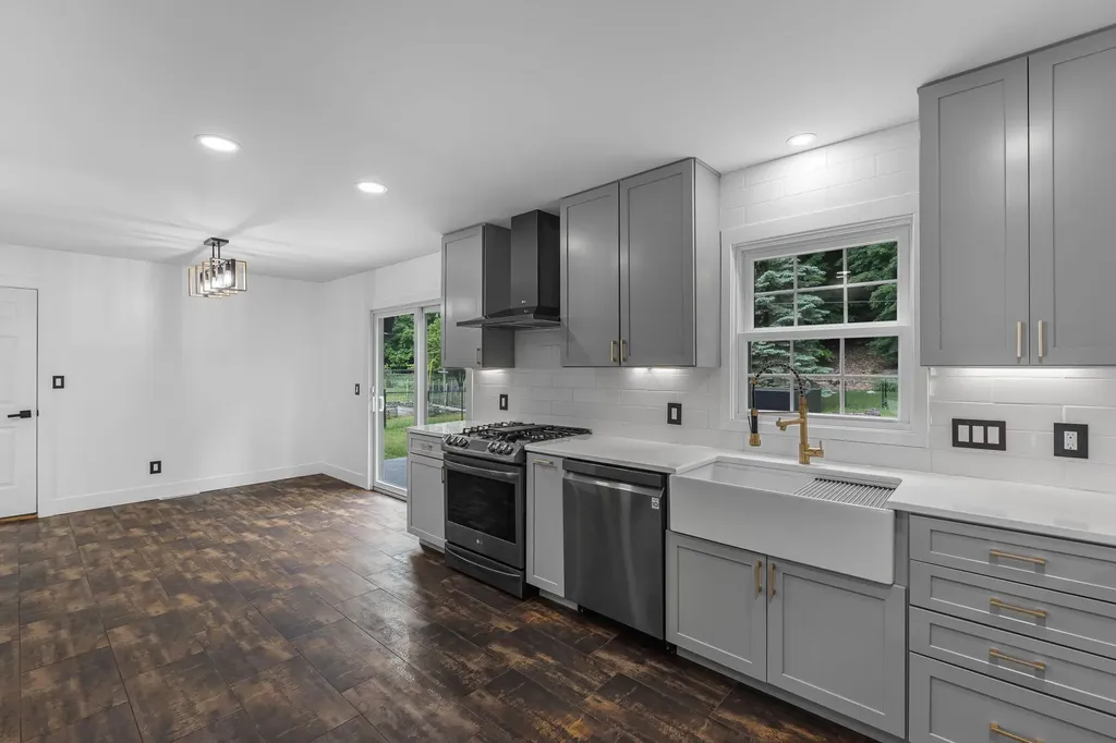 7284 S West Bayshore Drive Bingham Township MI 49684