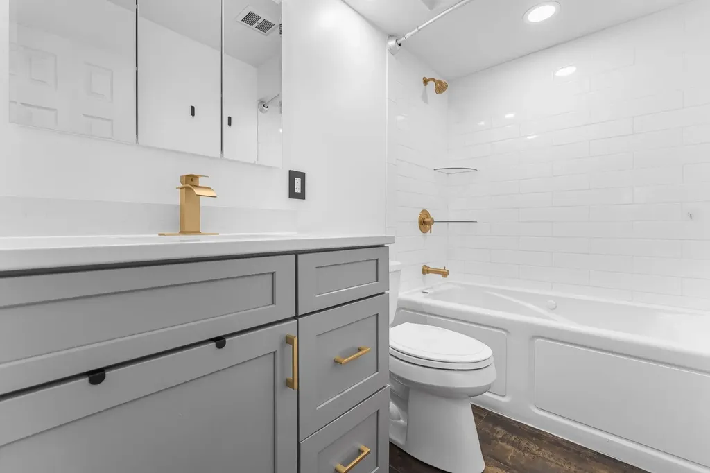7284 S West Bayshore Drive Bingham Township MI 49684