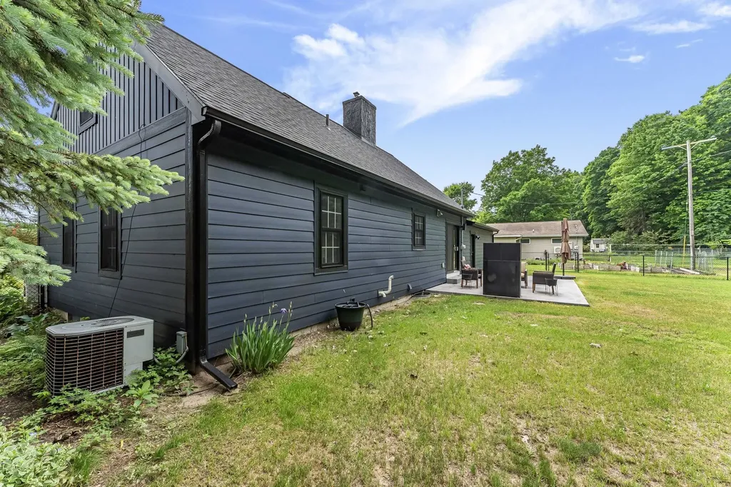7284 S West Bayshore Drive Bingham Township MI 49684