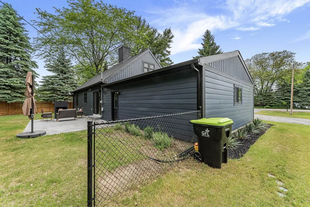 7284 S West Bayshore Drive Bingham Township MI 49684