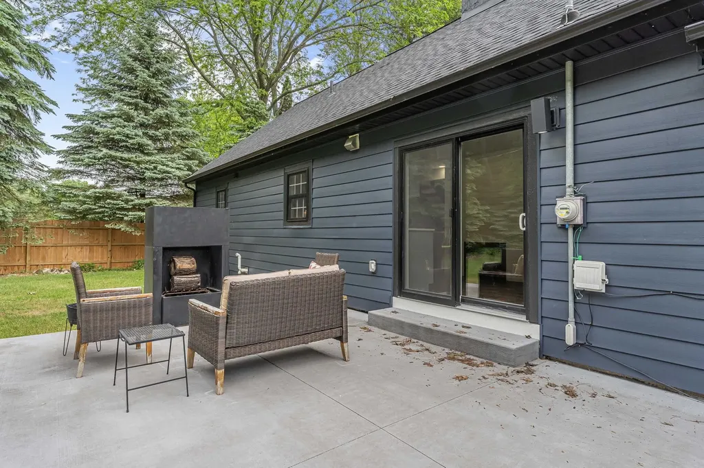 7284 S West Bayshore Drive Bingham Township MI 49684