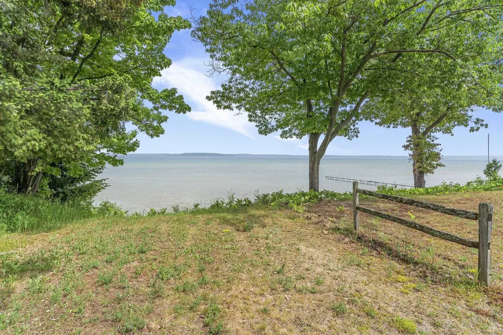 7284 S West Bayshore Drive Bingham Township MI 49684
