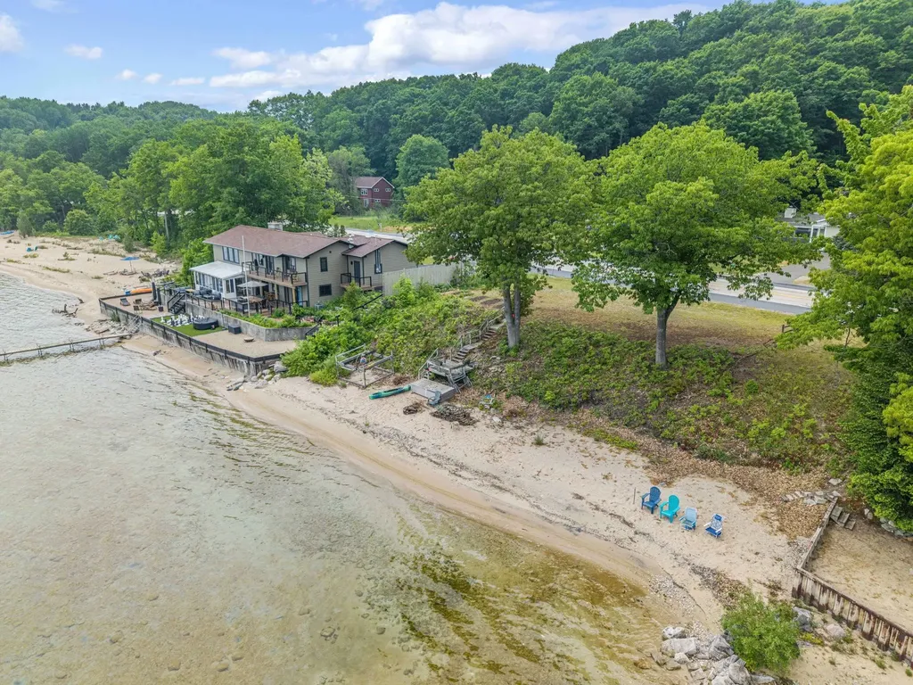 7284 S West Bayshore Drive Bingham Township MI 49684