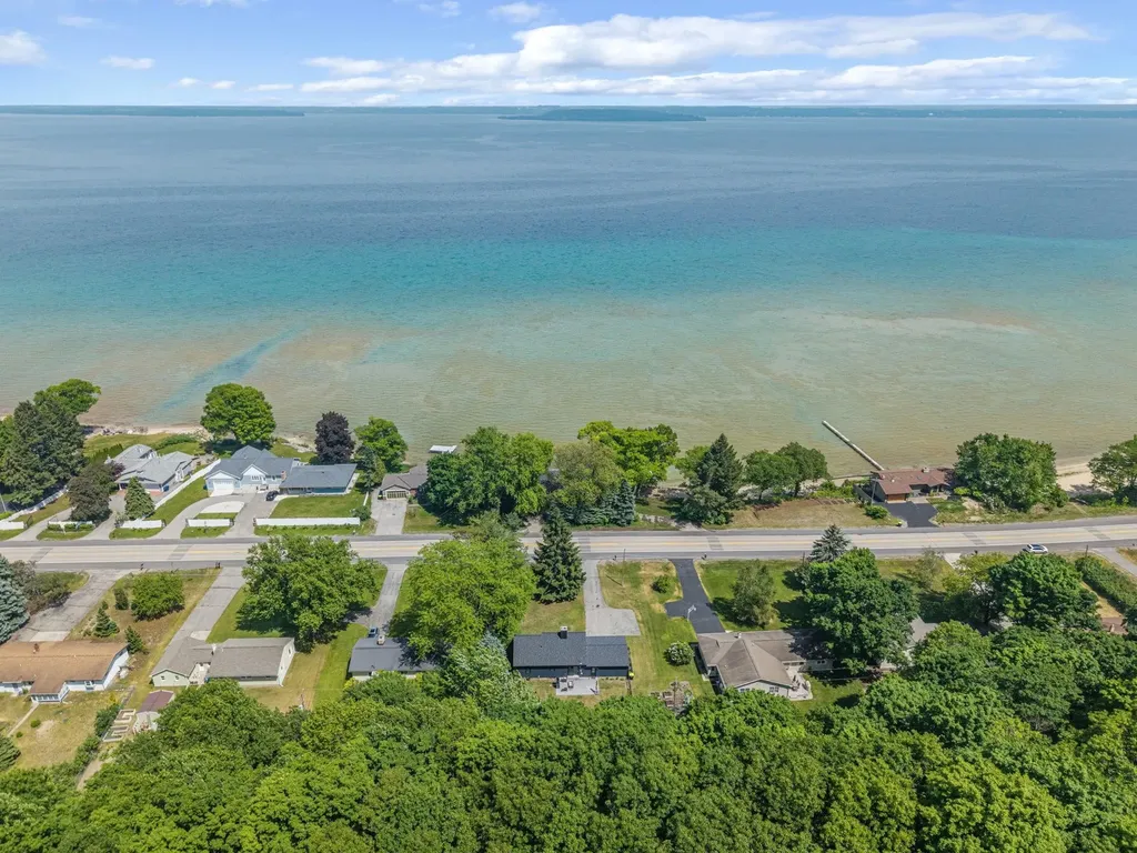 7284 S West Bayshore Drive Bingham Township MI 49684