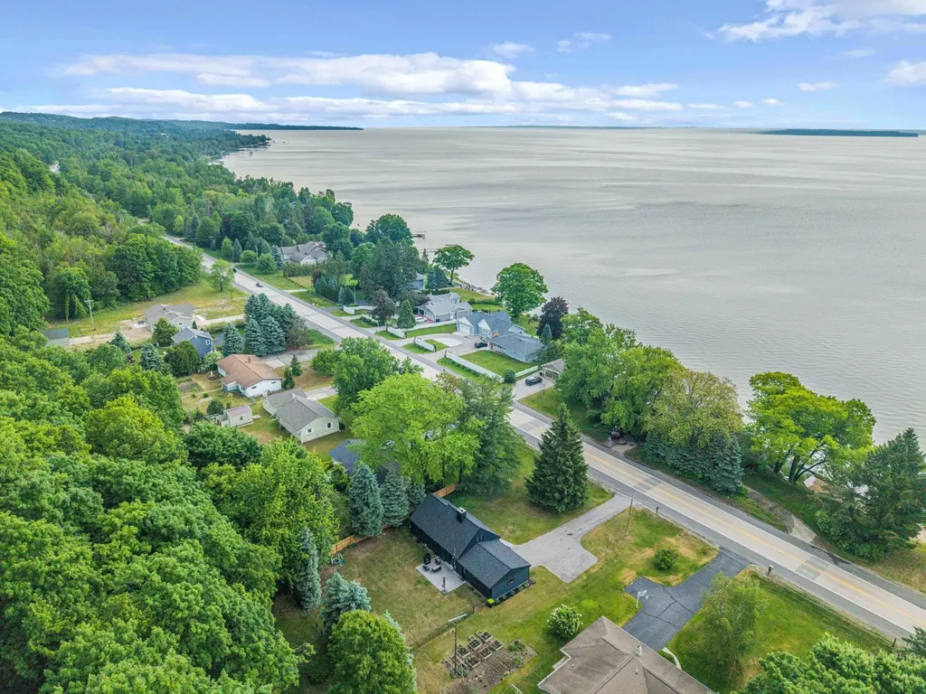 7284 S West Bayshore Drive Bingham Township MI 49684
