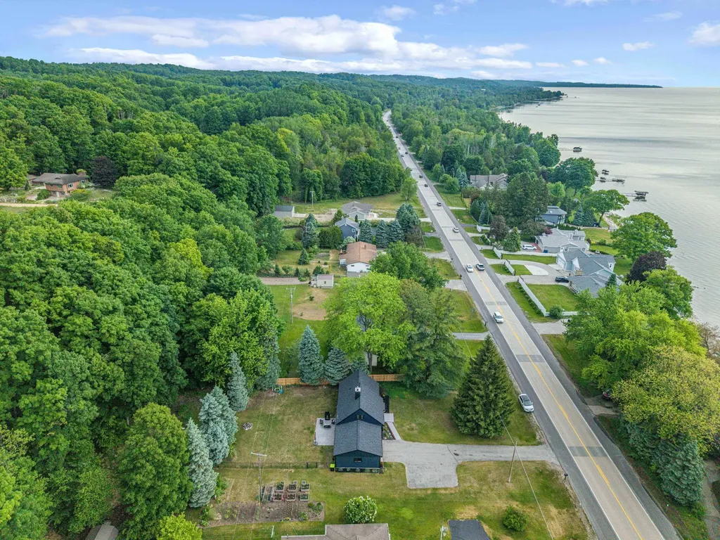 7284 S West Bayshore Drive Bingham Township MI 49684