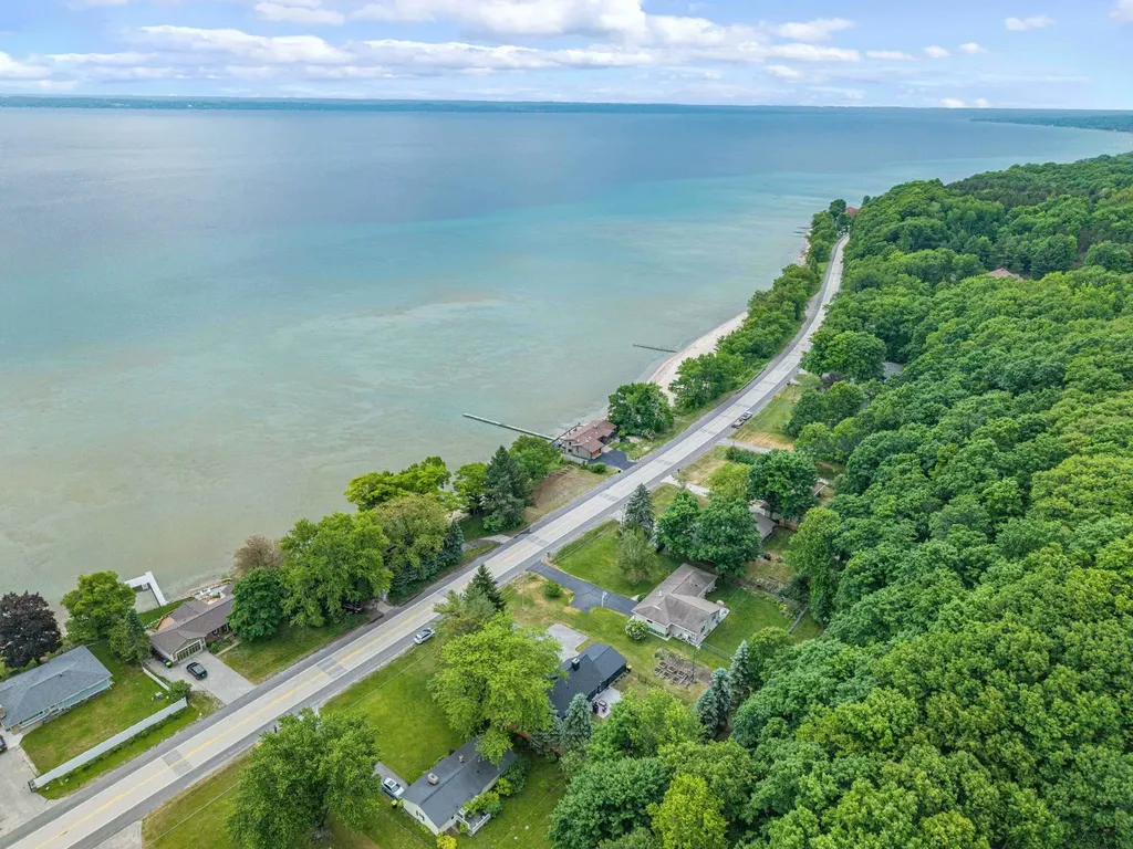 7284 S West Bayshore Drive Bingham Township MI 49684
