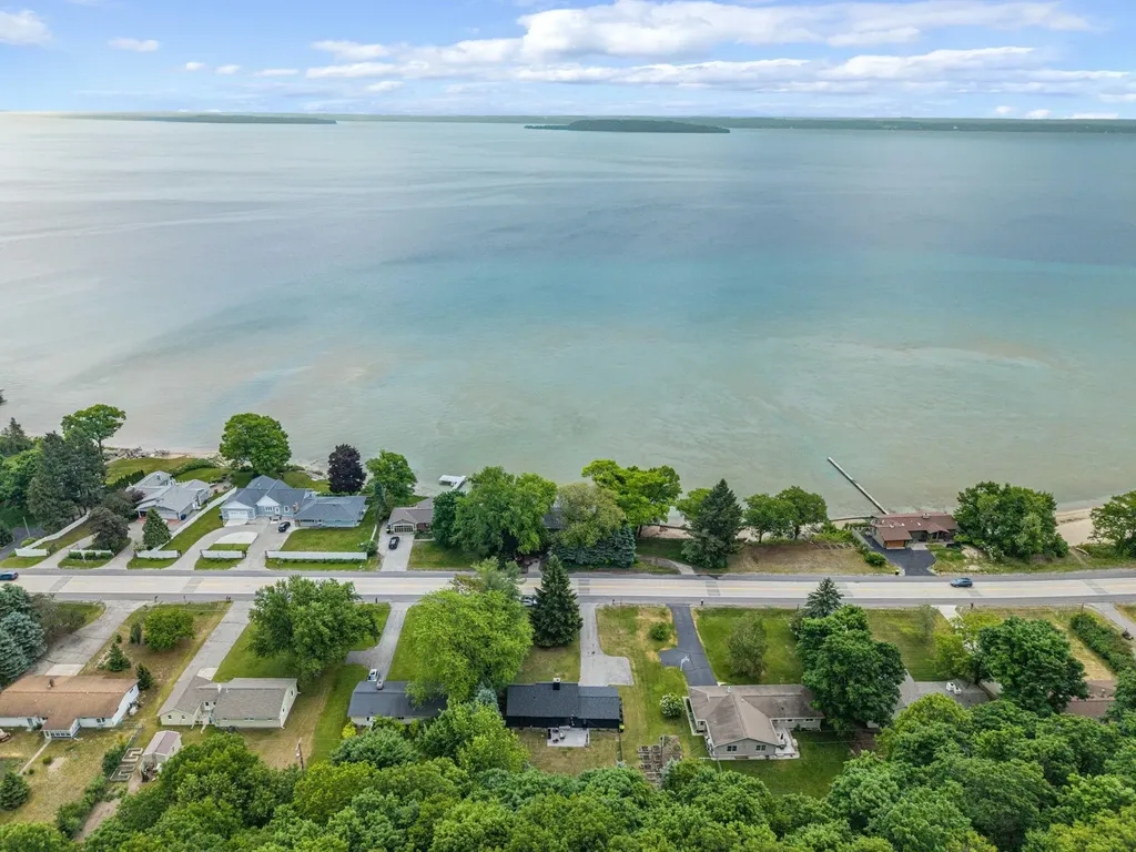 7284 S West Bayshore Drive Bingham Township MI 49684