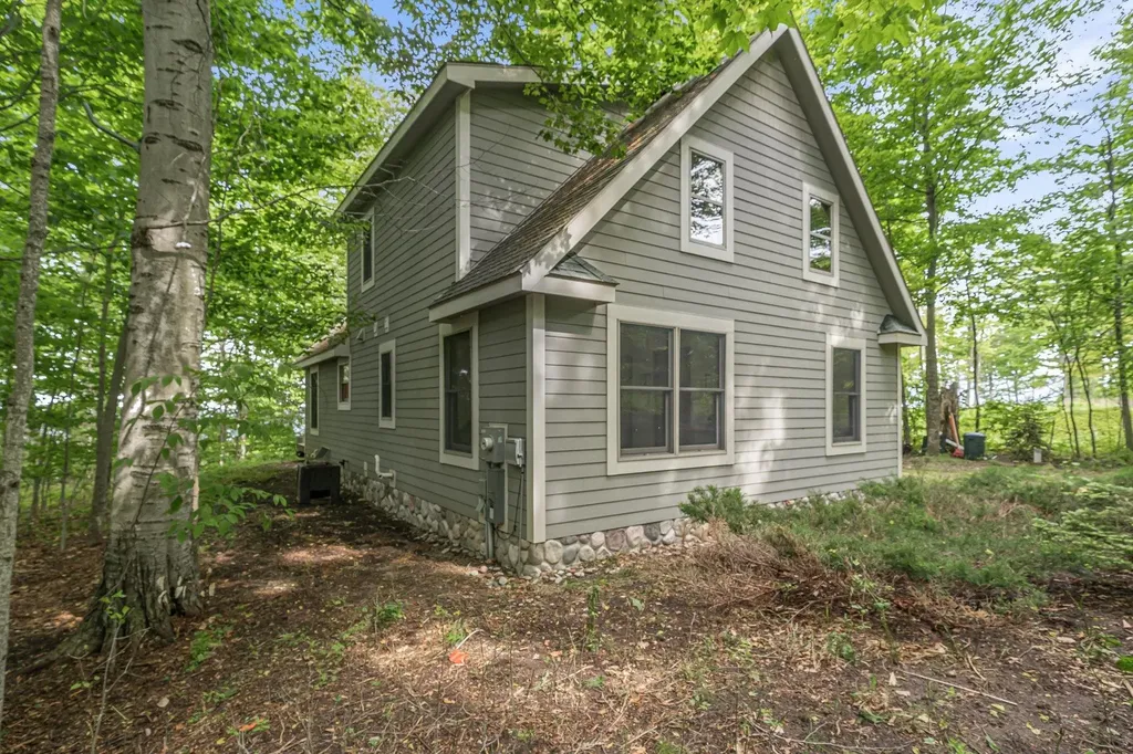 12271 N Island View Drive Leelanau Township MI 49670