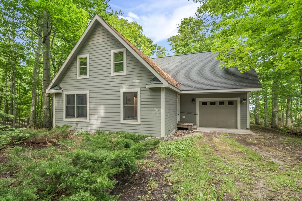 12271 N Island View Drive Leelanau Township MI 49670