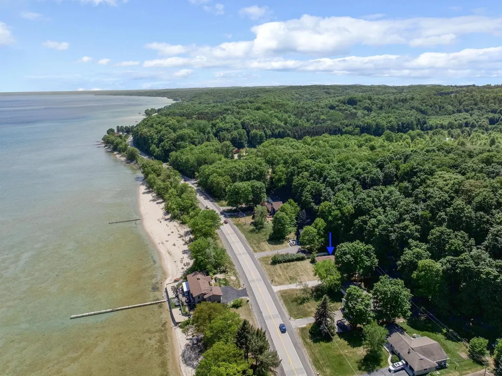 7344 S West Bayshore Drive Bingham Township MI 49684