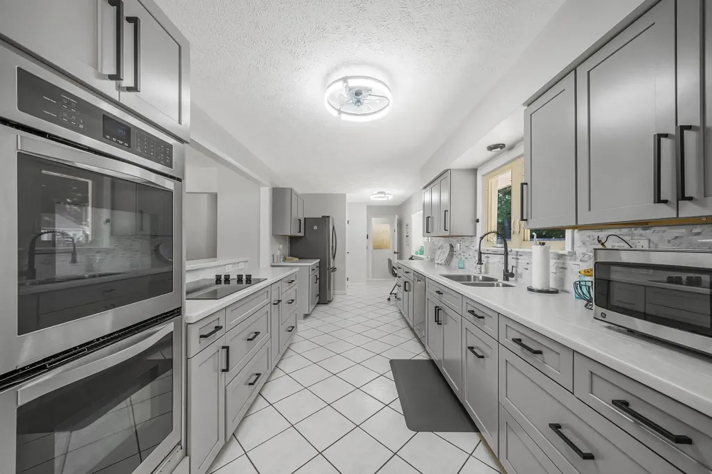 7344 S West Bayshore Drive Bingham Township MI 49684