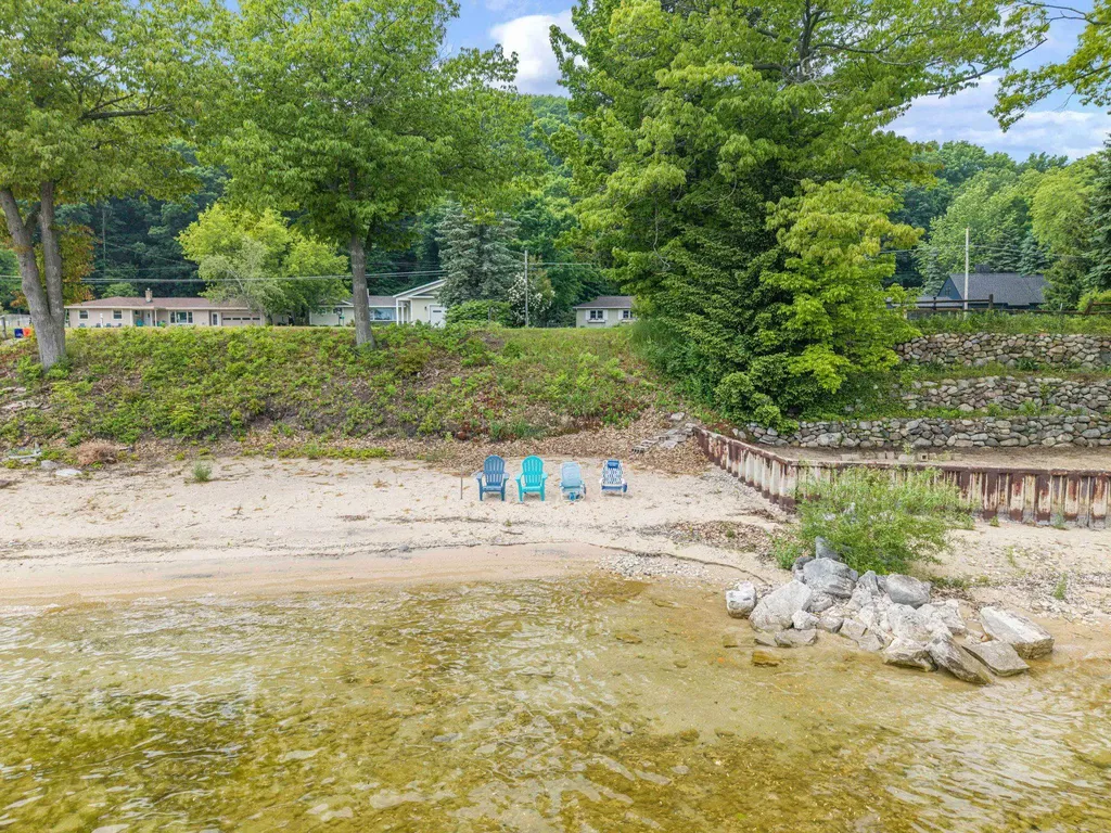 7344 S West Bayshore Drive Bingham Township MI 49684
