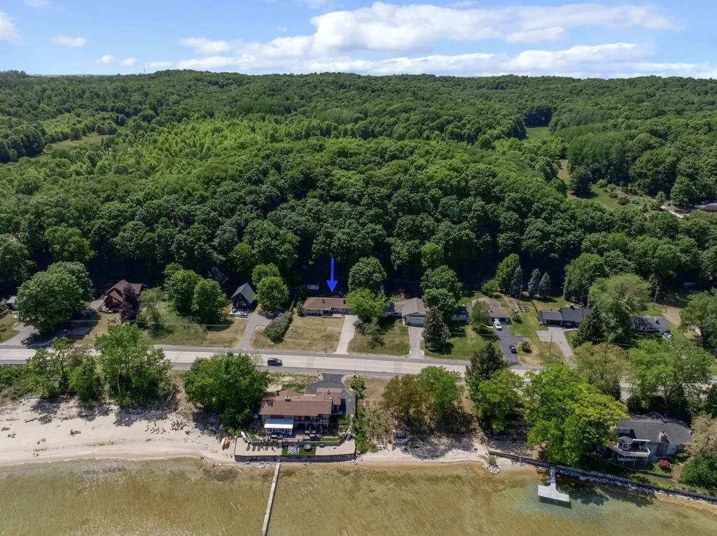 7344 S West Bayshore Drive Bingham Township MI 49684