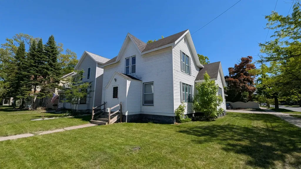 204 E Eighth Street Traverse City City MI 49684