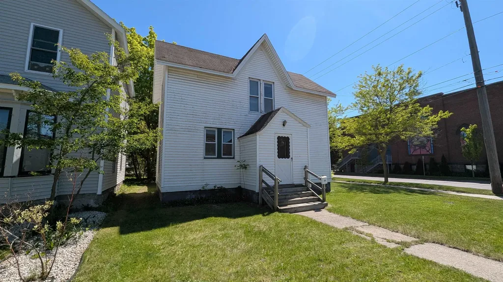 204 E Eighth Street Traverse City City MI 49684