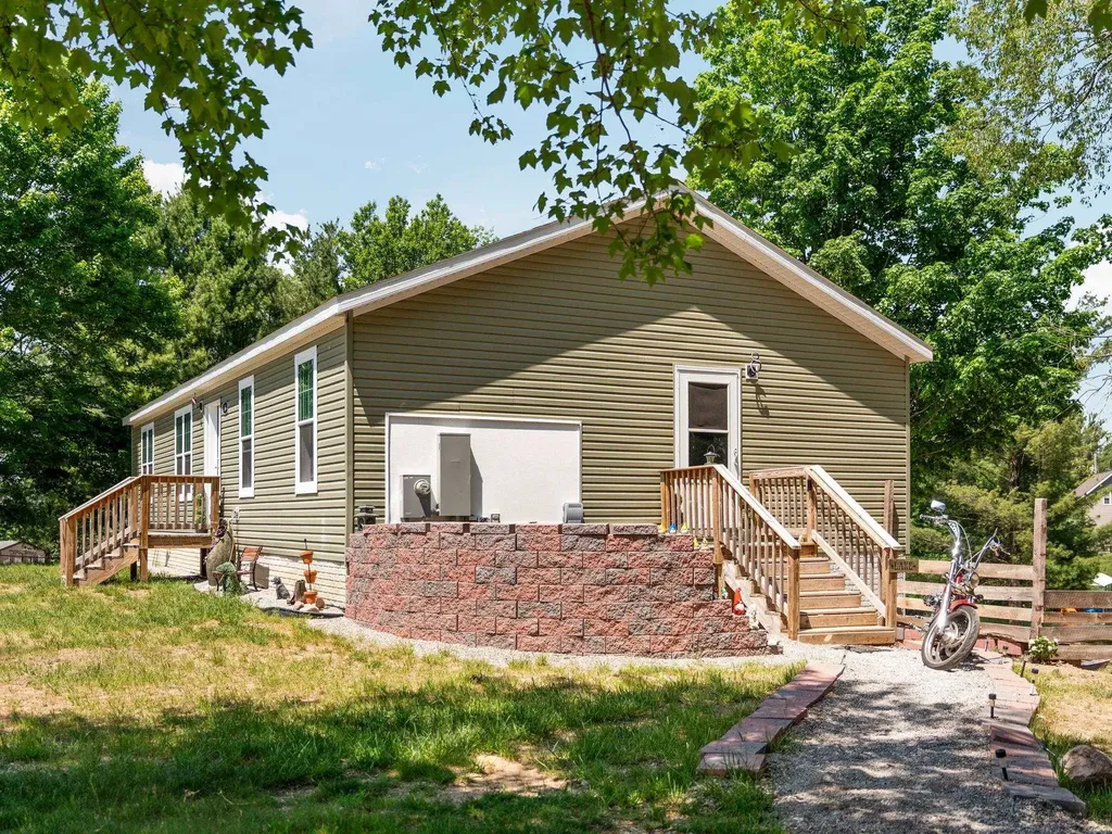 584 Gitchegumee Drive Hanover Township MI 49620