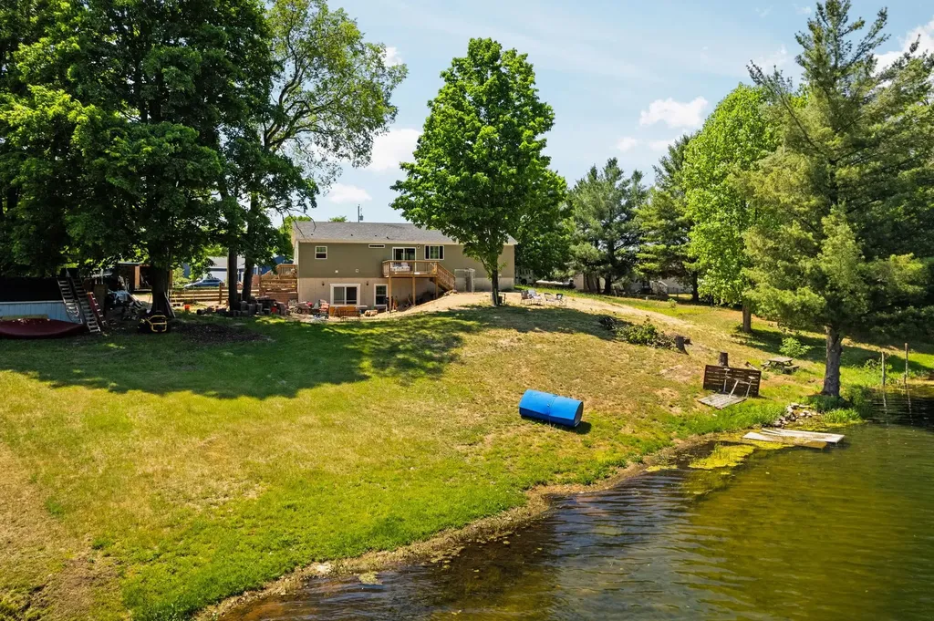 584 Gitchegumee Drive Hanover Township MI 49620