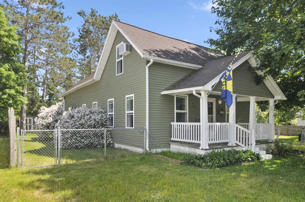 705 Sunnyside Drive Cadillac City MI 49601