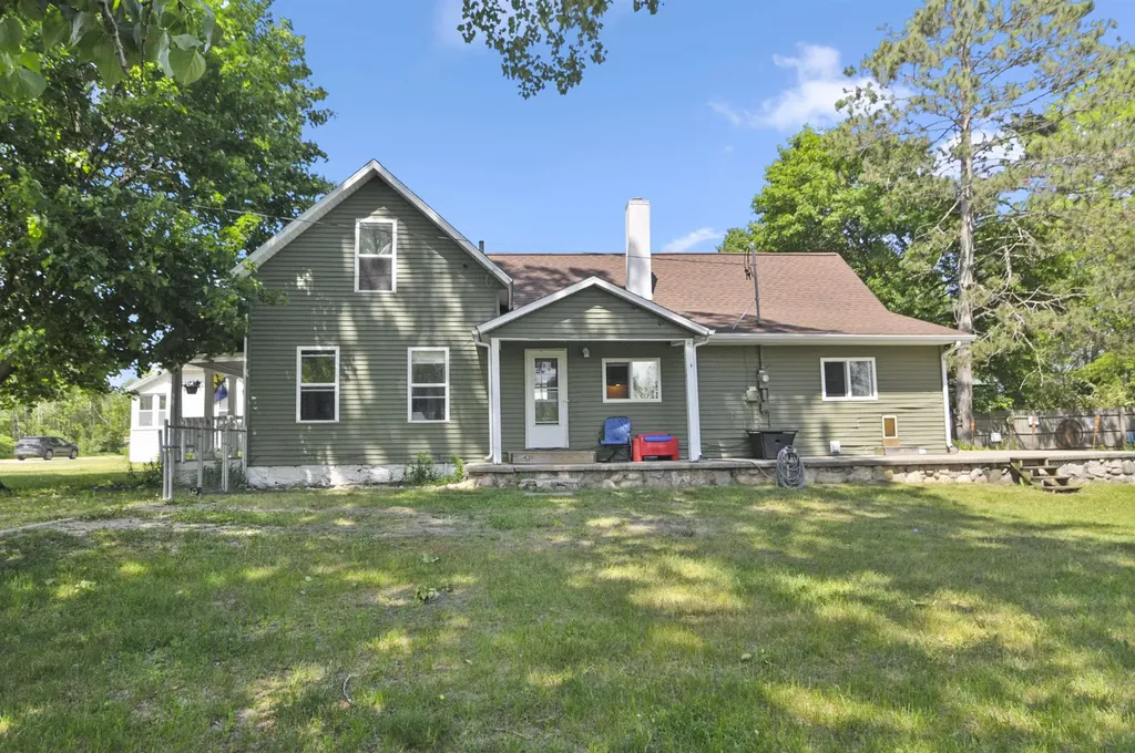 705 Sunnyside Drive Cadillac City MI 49601