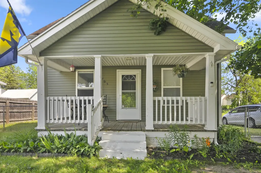 705 Sunnyside Drive Cadillac City MI 49601