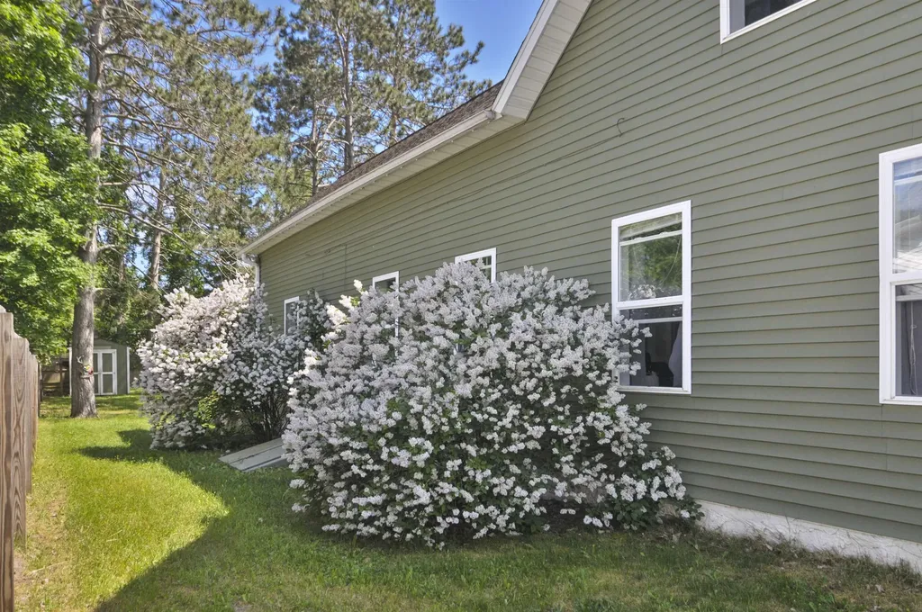 705 Sunnyside Drive Cadillac City MI 49601