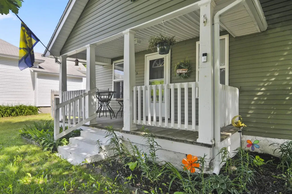 705 Sunnyside Drive Cadillac City MI 49601