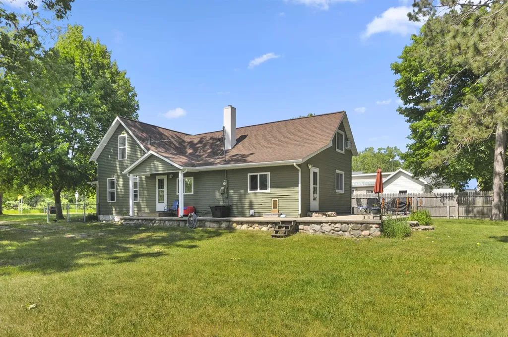 705 Sunnyside Drive Cadillac City MI 49601