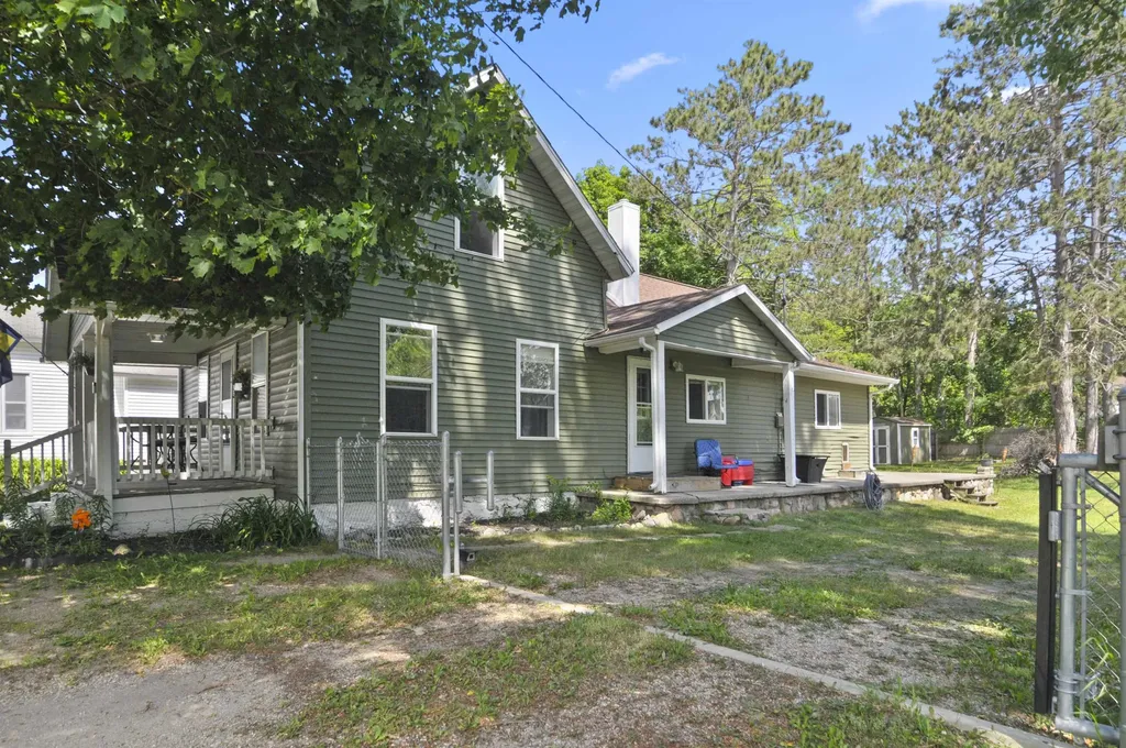 705 Sunnyside Drive Cadillac City MI 49601