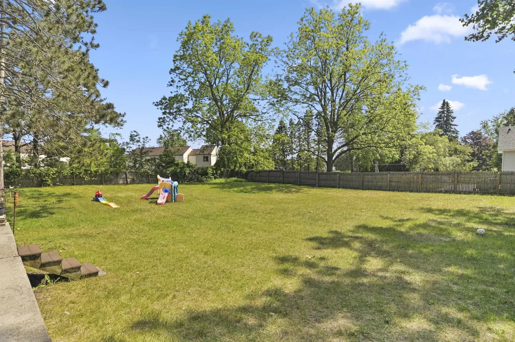 705 Sunnyside Drive Cadillac City MI 49601