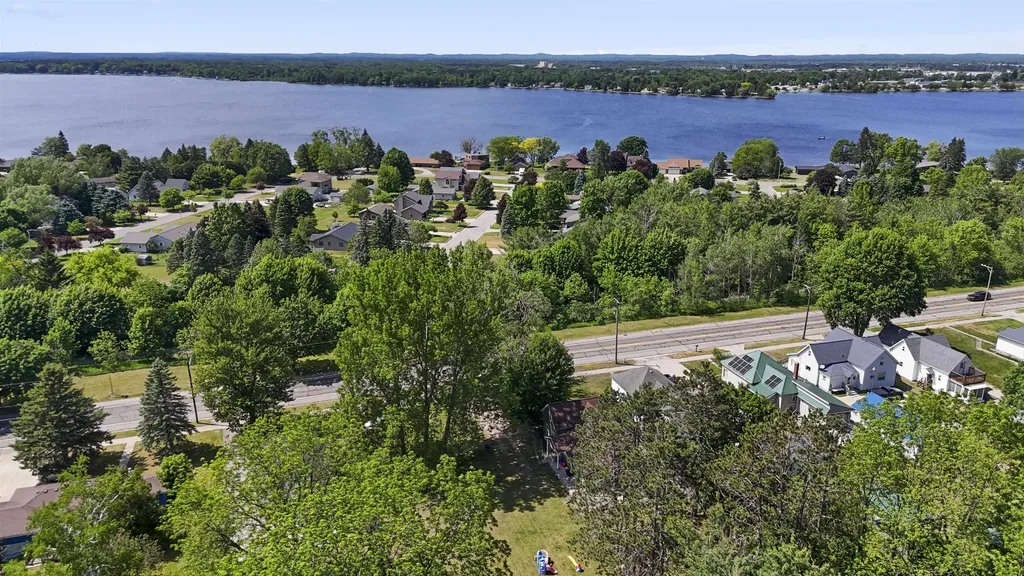705 Sunnyside Drive Cadillac City MI 49601
