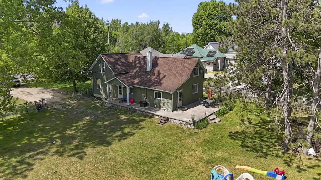 705 Sunnyside Drive Cadillac City MI 49601