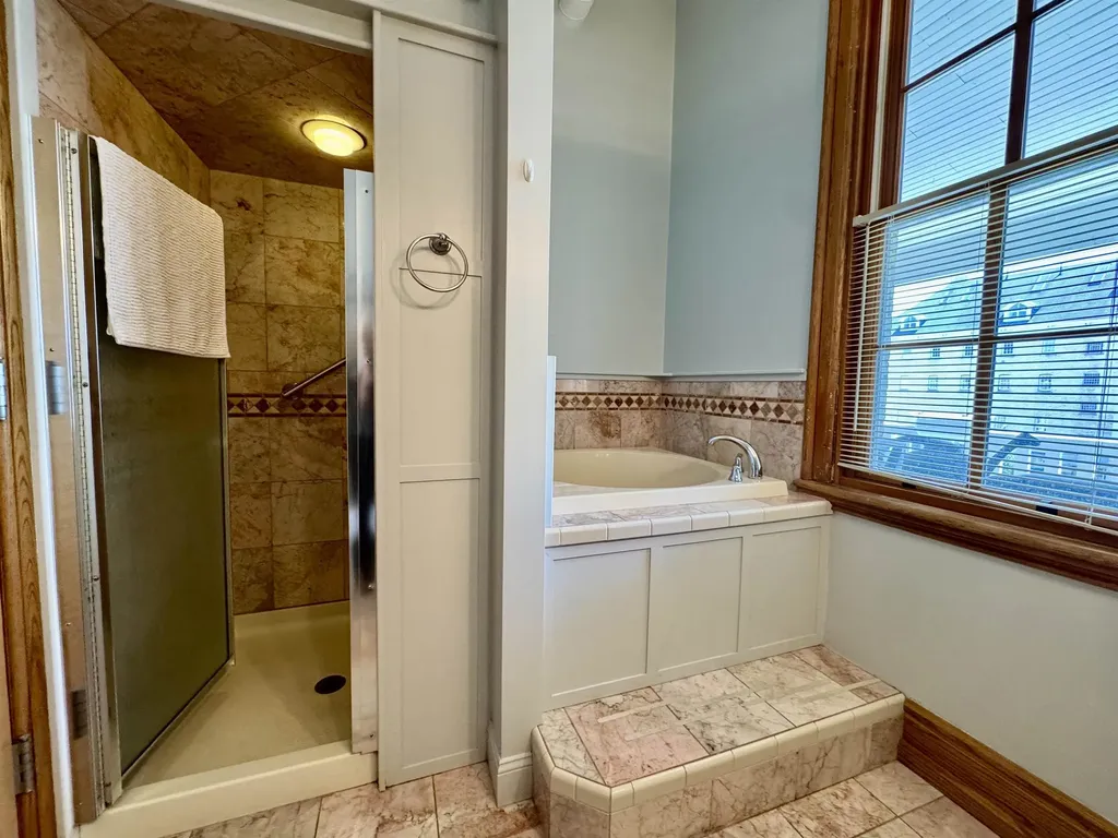 810-201 Cottageview Drive Traverse City City MI 49684