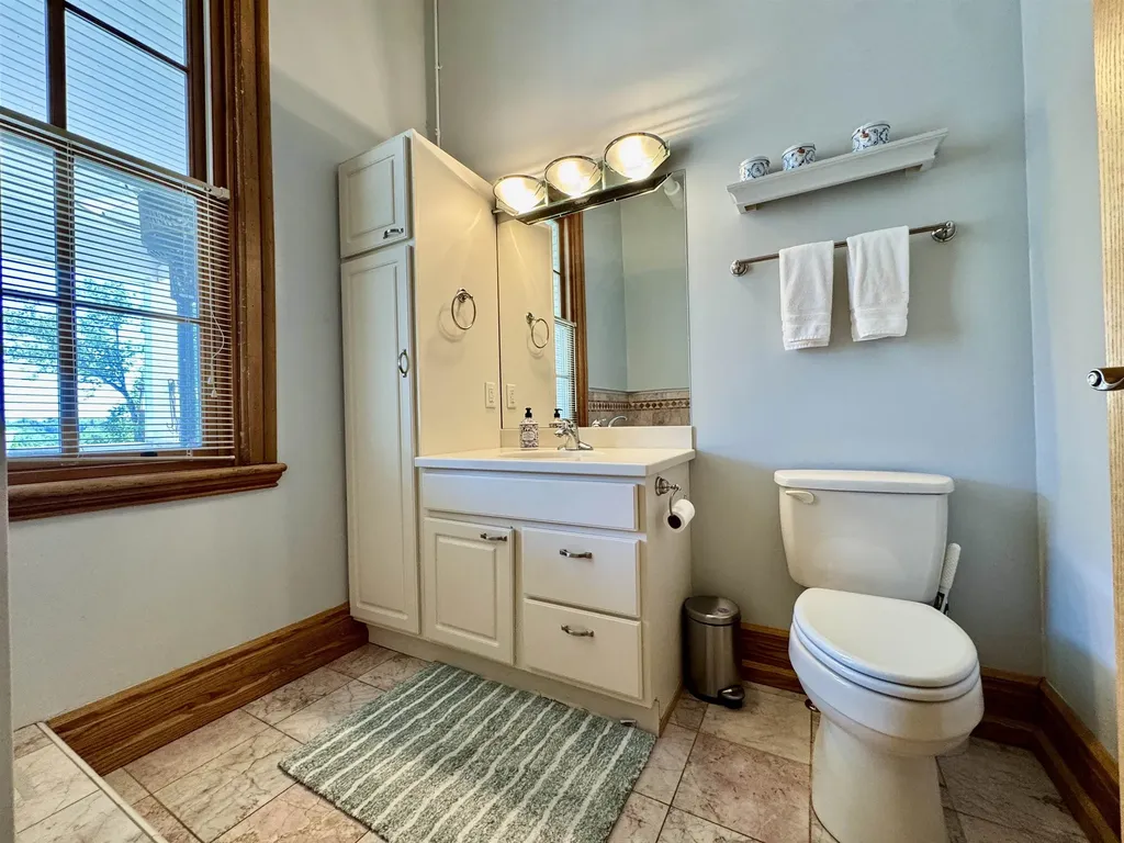 810-201 Cottageview Drive Traverse City City MI 49684